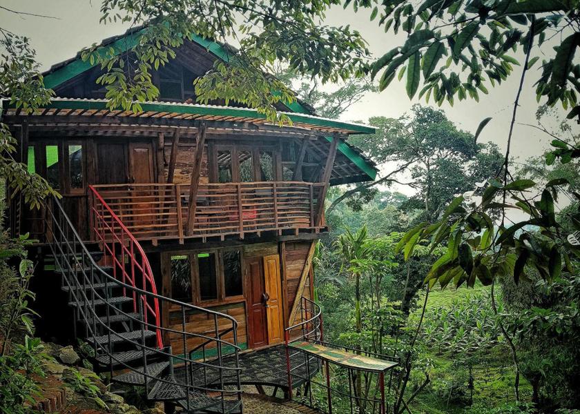 Central Java Karanganyar Hotel Exterior