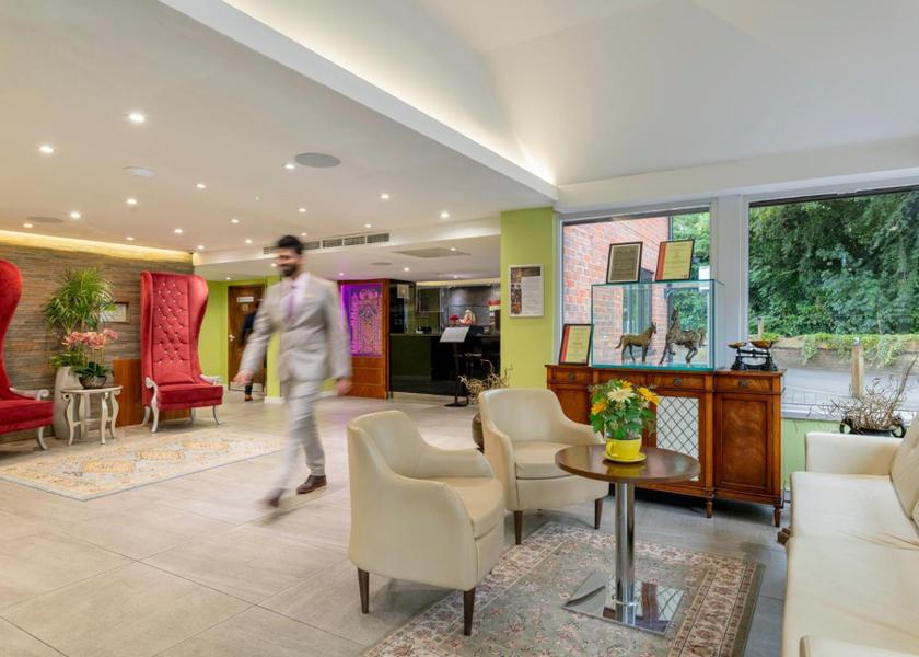 England Sevenoaks lobby