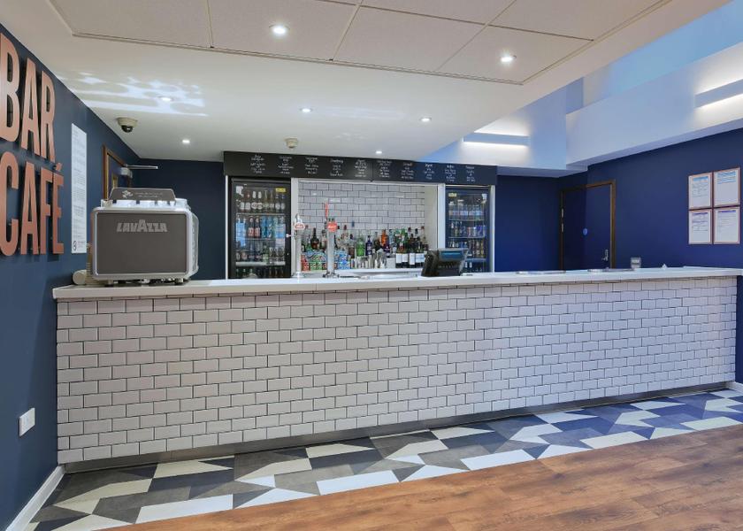 England Maidenhead bar