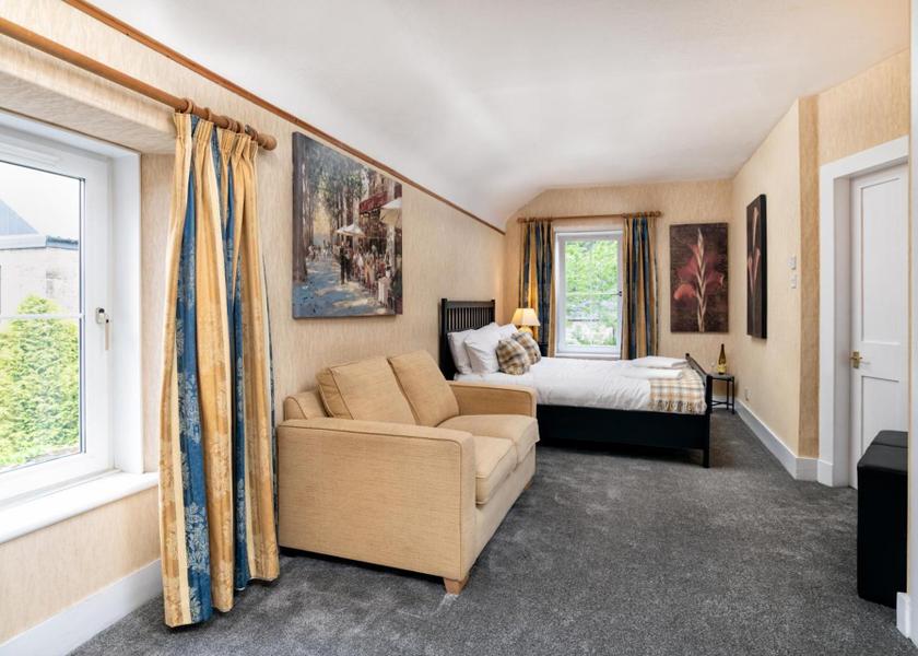 Scotland Ballater Family Room with Garden View