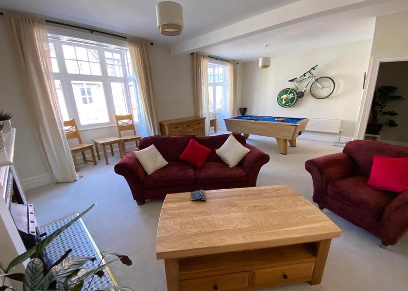 shared lounge/tv area