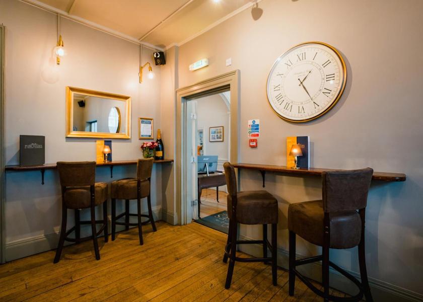 bar/lounge