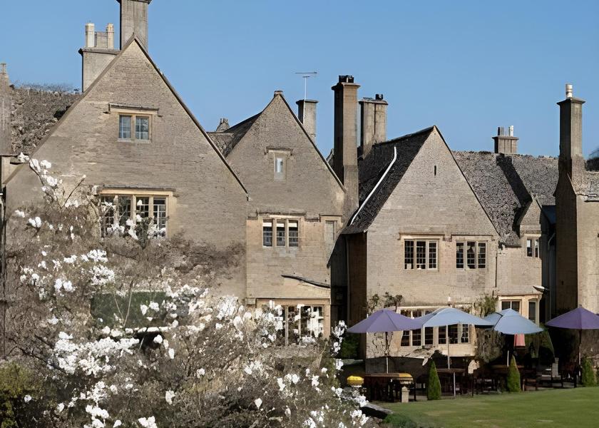 England Broadway exterior view