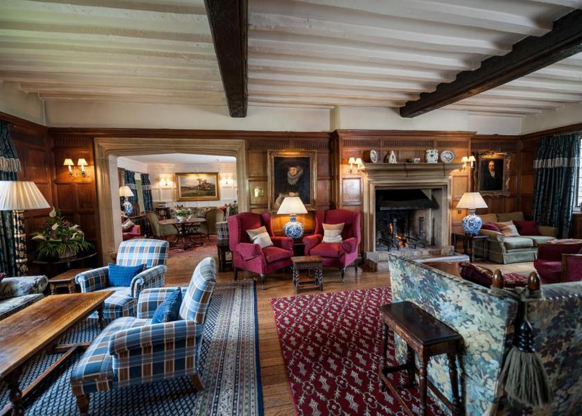 England Broadway shared lounge/tv area