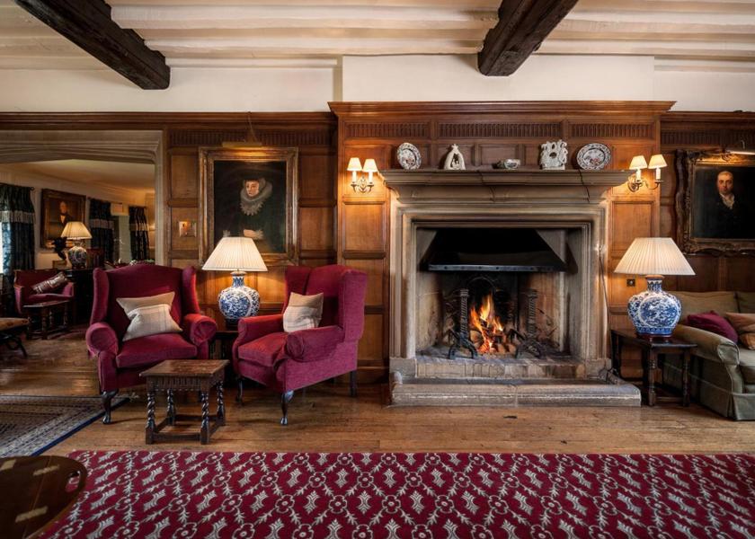 England Broadway shared lounge/tv area