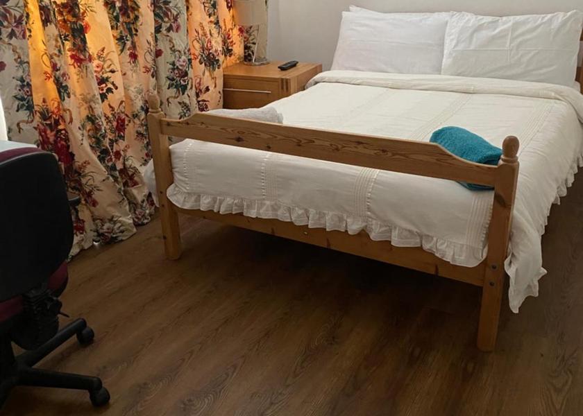 England Maidstone guestroom