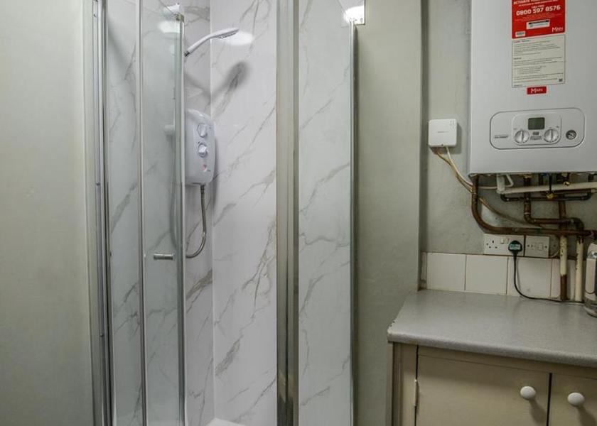 England Oldham Double Room with Private Bathroom