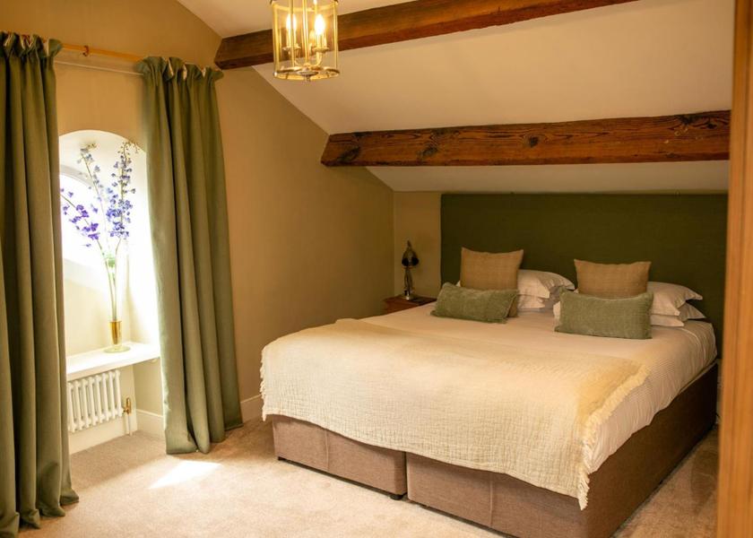 England Skipton King Room with Bath and Shower