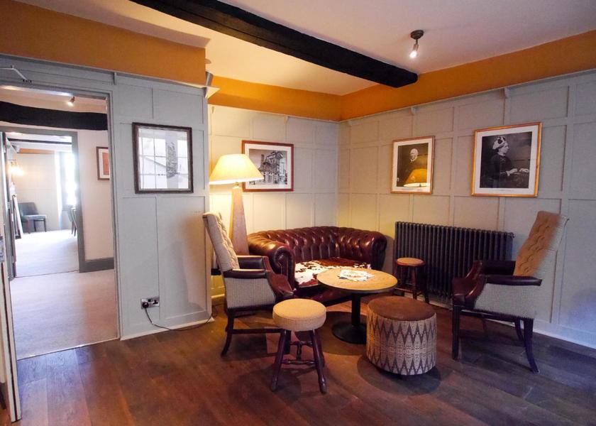 bar/lounge