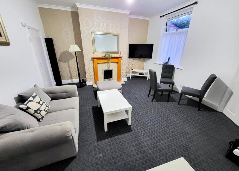 shared lounge/tv area