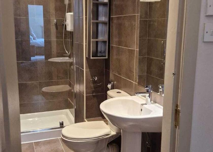 Scotland Callander 5-Superior-Suite-Ensuite with Shower