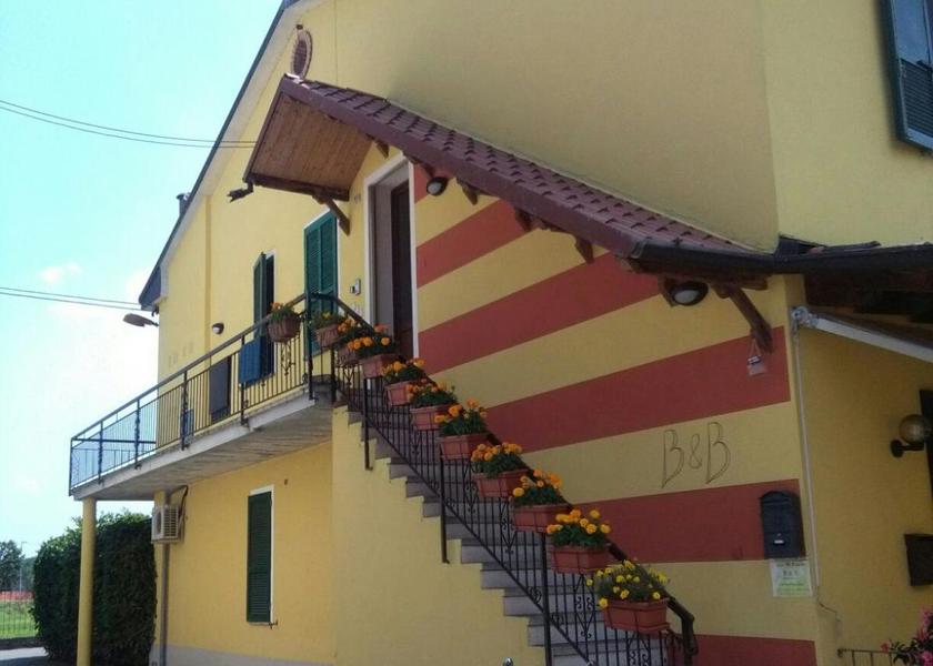 Lombardy Crema entrance