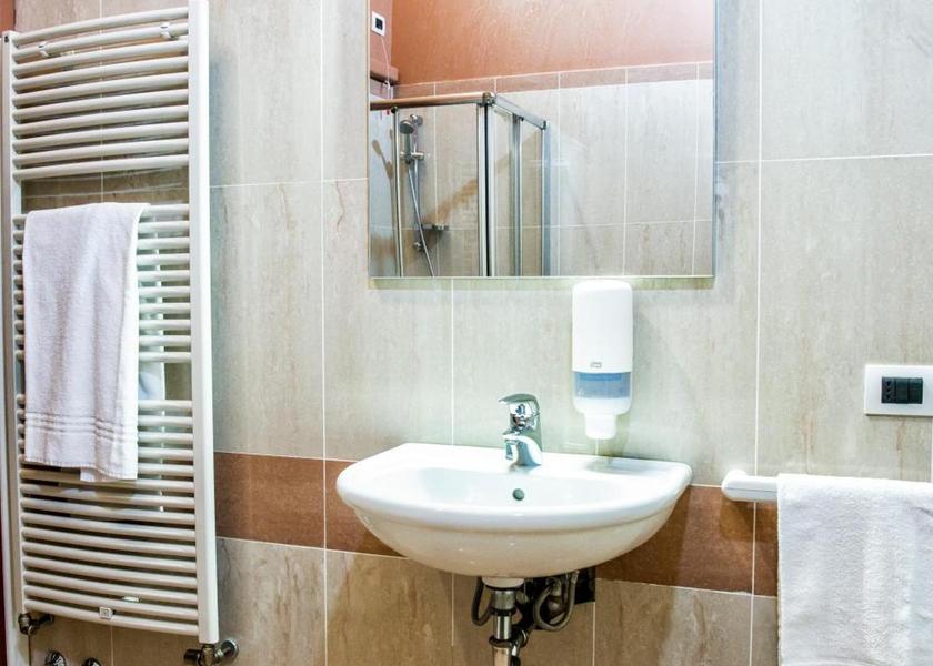 Lombardy Crema Standard Single Room