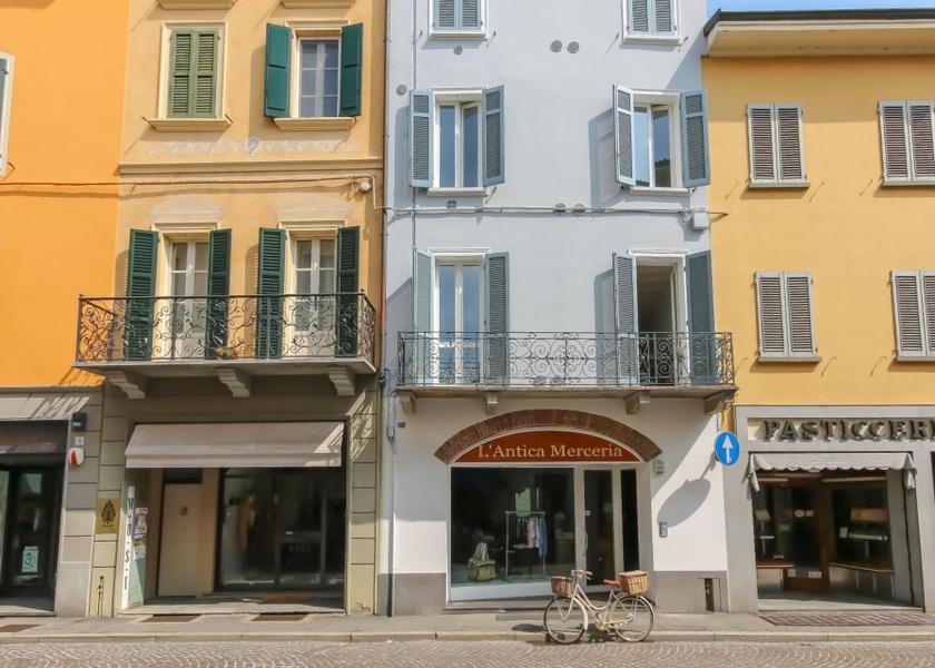 Lombardy Crema entrance