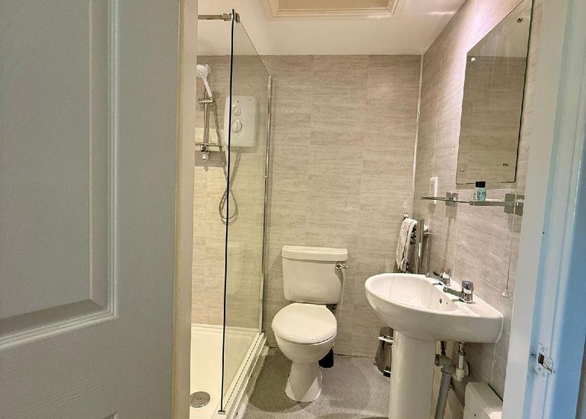 England Bedale Club King Bed