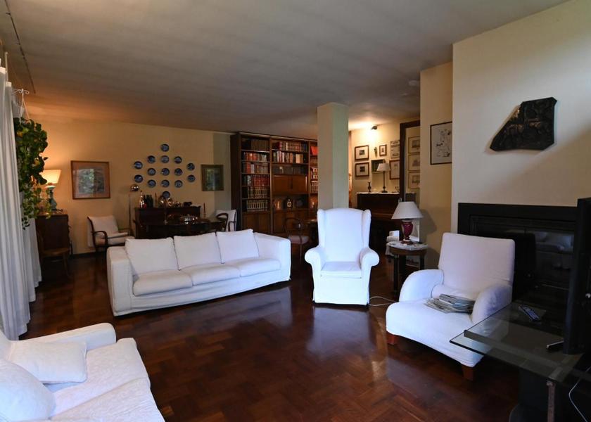 shared lounge/tv area