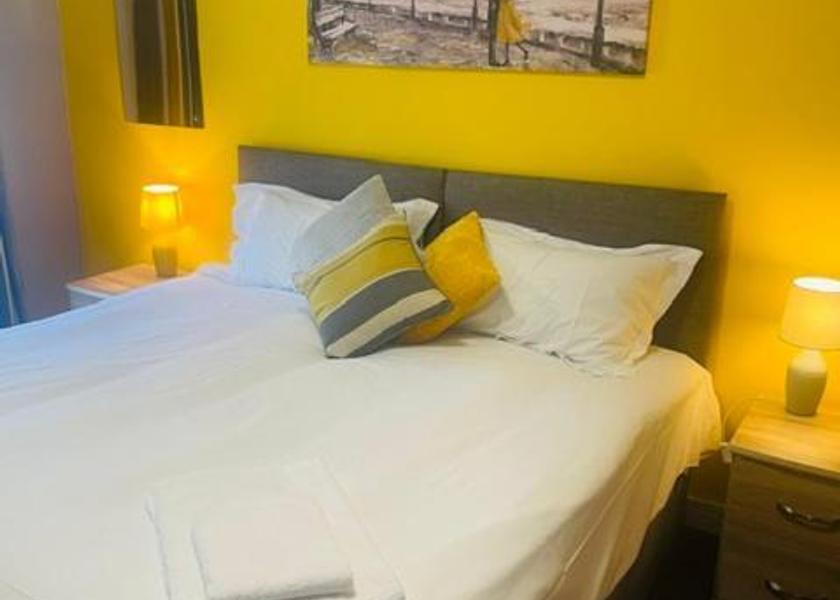 Wales Carmarthen Double Room with Private Bathroom