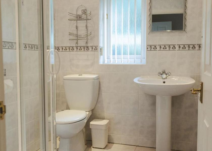 Scotland Dunoon Double Room with Private Bathroom