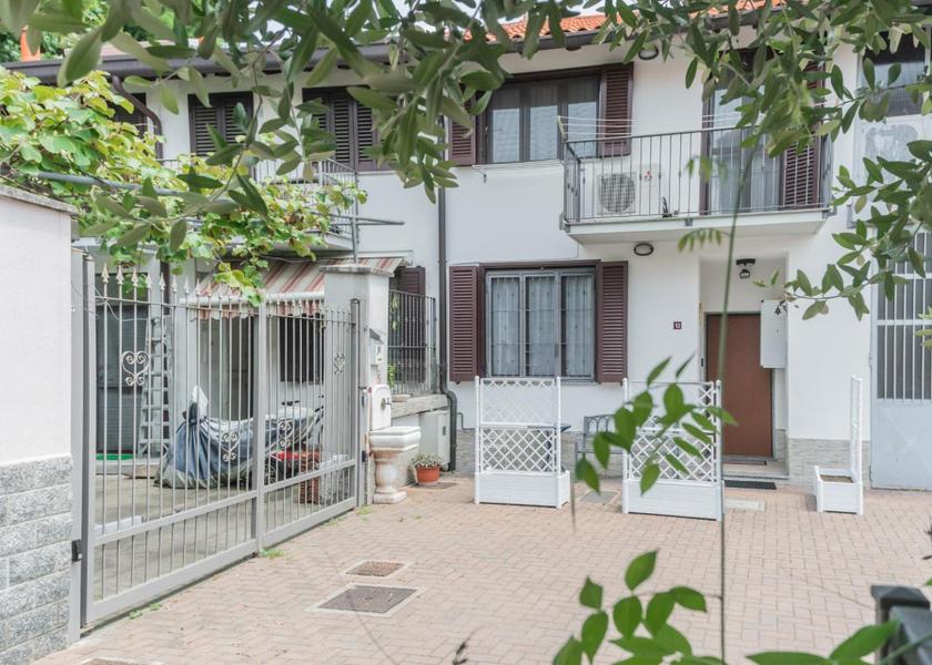 Lombardy Paderno Dugnano balcony/terrace