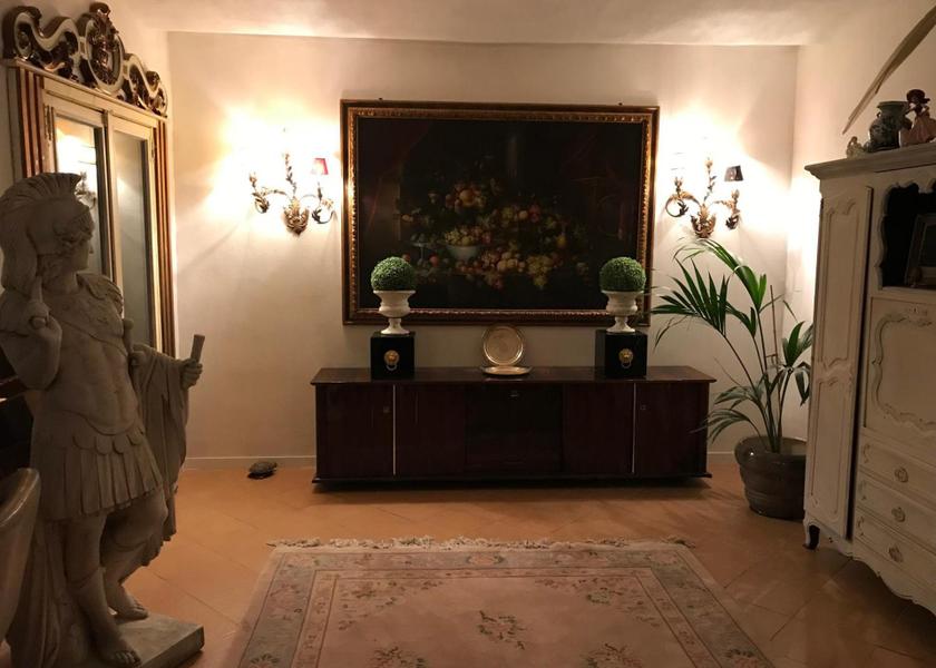 shared lounge/tv area