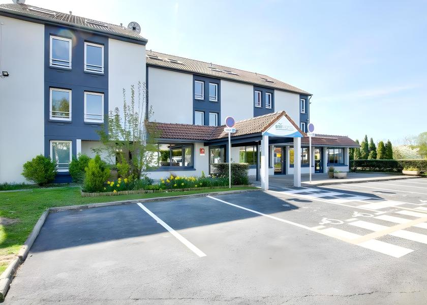 Grand Est Reims exterior view