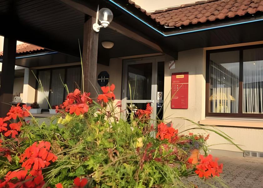 Grand Est Reims Hotel Exterior
