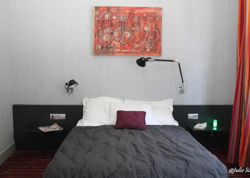 Grand Est Reims Double-Vue ville/ Place D'Erlon-Design-Douche