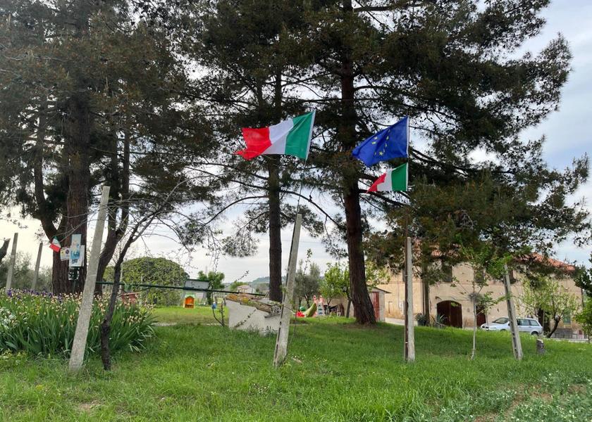 Marche Monsano garden