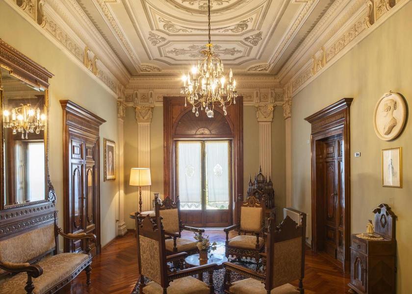Marche Montecassiano Lobby