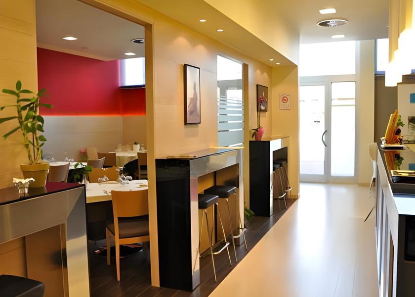 Marche Montecassiano restaurant