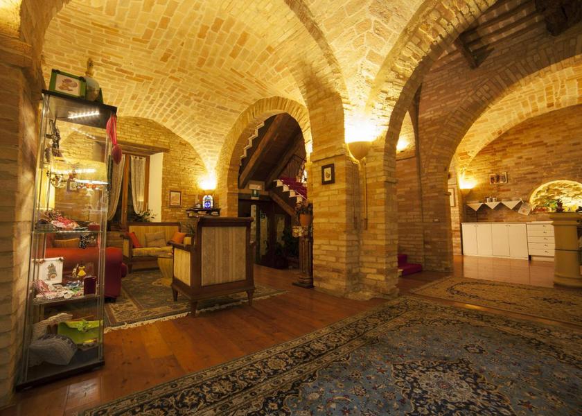 Marche Montecosaro shared lounge/tv area