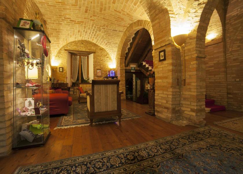 Marche Montecosaro shared lounge/tv area