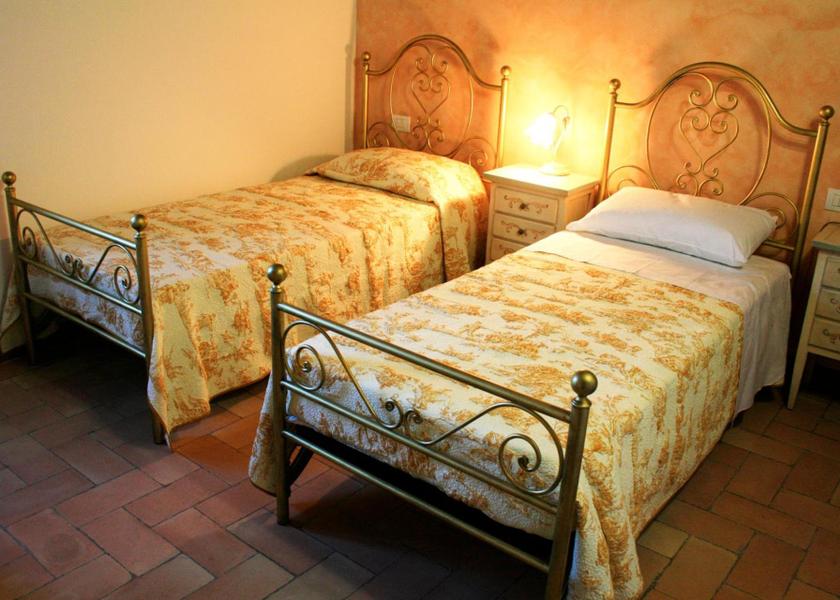 Marche Montegiorgio Twin Room with Pool View