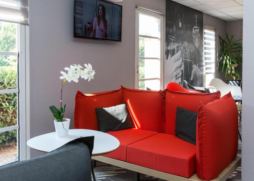 shared lounge/tv area