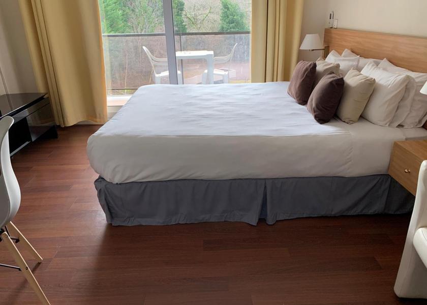 Nouvelle-Aquitaine Anglet Studio with Pool View