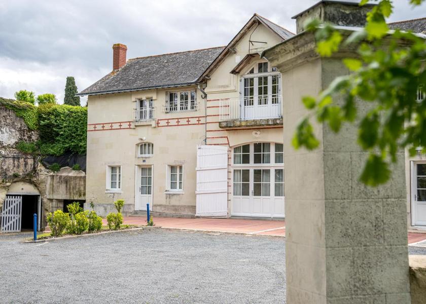 Pays de la Loire Distre exterior view