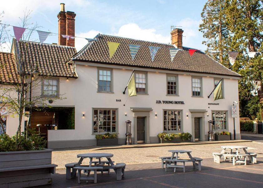 England Harleston exterior view