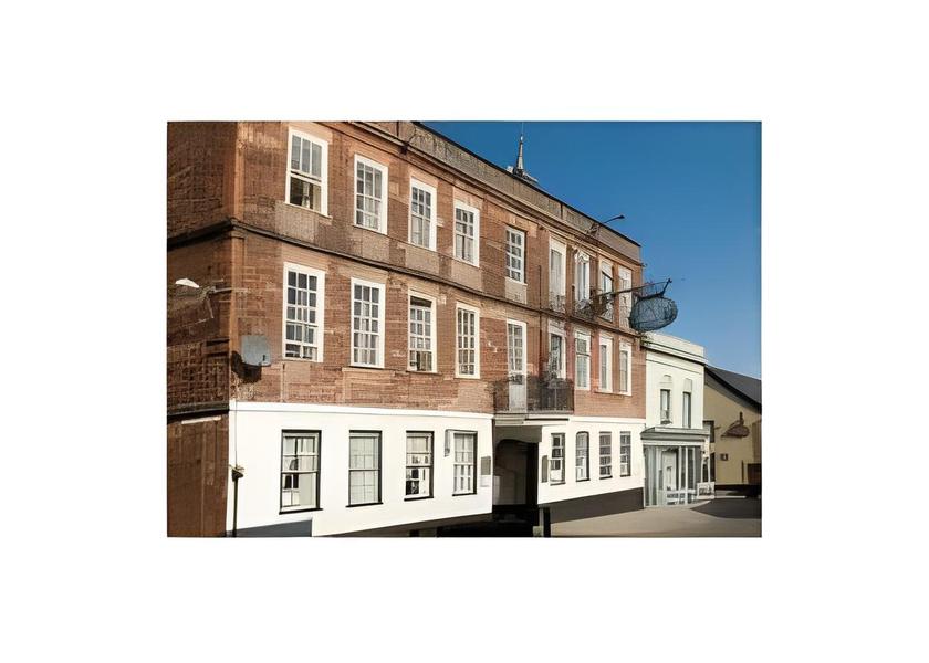 England Harleston exterior view