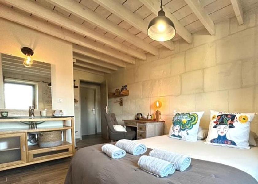 Provence - Alpes - Cote d'Azur Fontvieille Family Room with Garden View