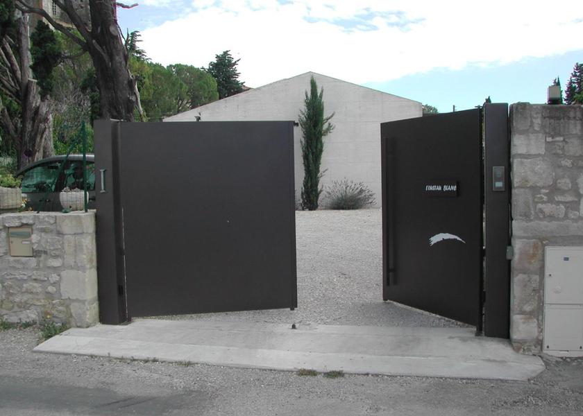 Provence - Alpes - Cote d'Azur Fontvieille exterior view