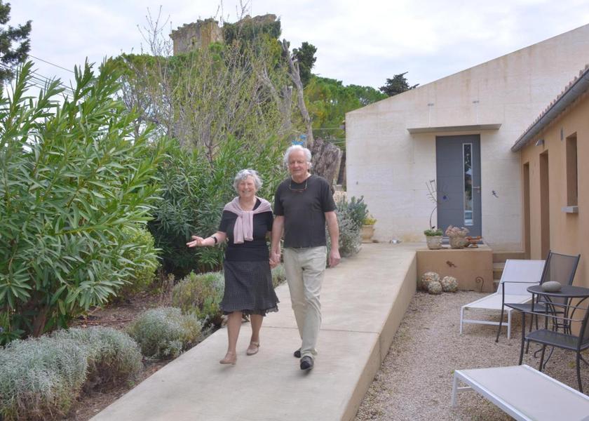 Provence - Alpes - Cote d'Azur Fontvieille 