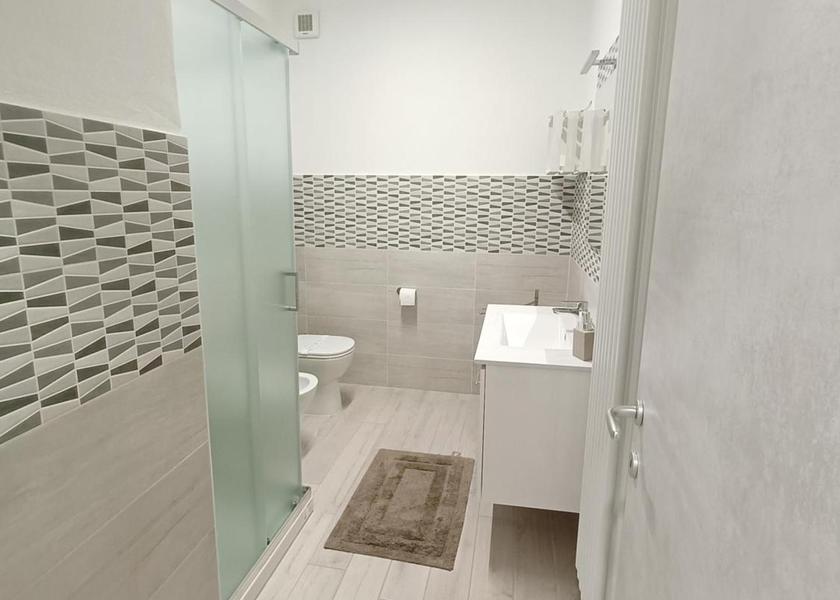 Piedmont Lu Double Room with Private Bathroom