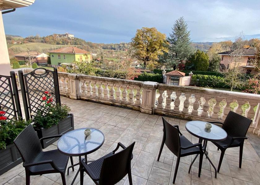 Piedmont Monchiero balcony/terrace