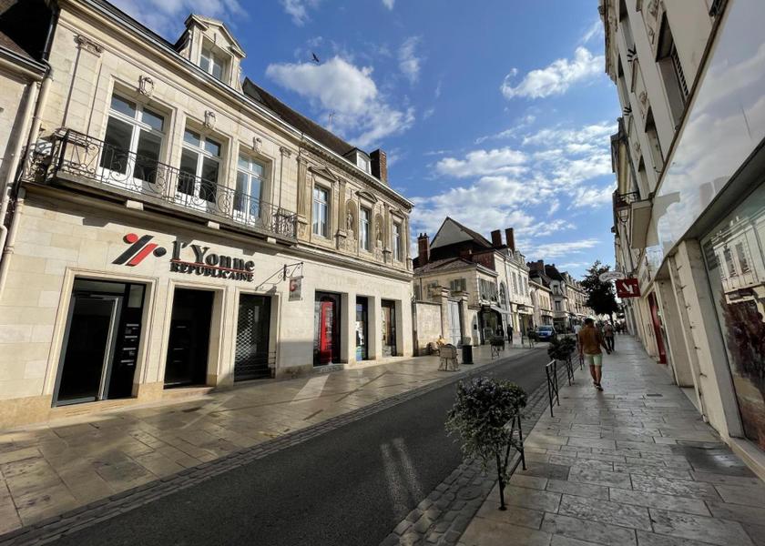 Bourgogne-Franche-Comte Auxerre surrounding environment