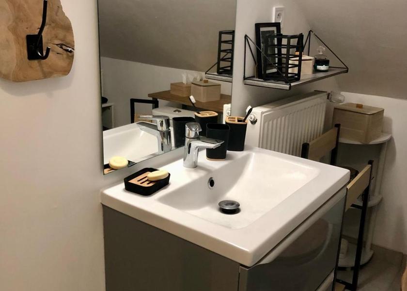 Bourgogne-Franche-Comte Auxerre Double Room with Private Bathroom