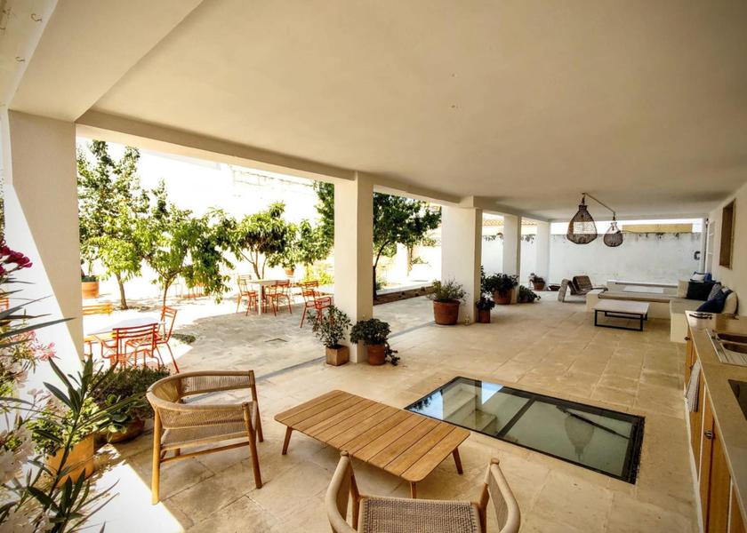 Puglia Avetrana garden