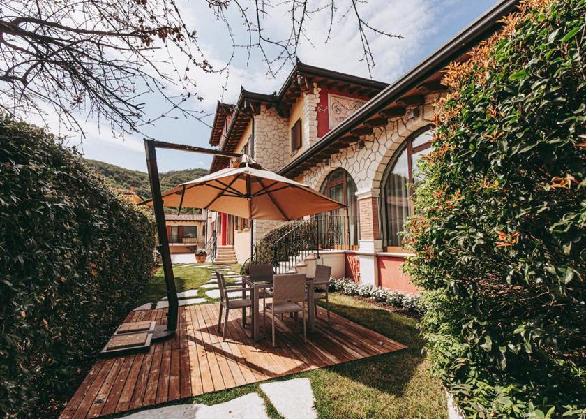 Veneto Badia Calavena garden