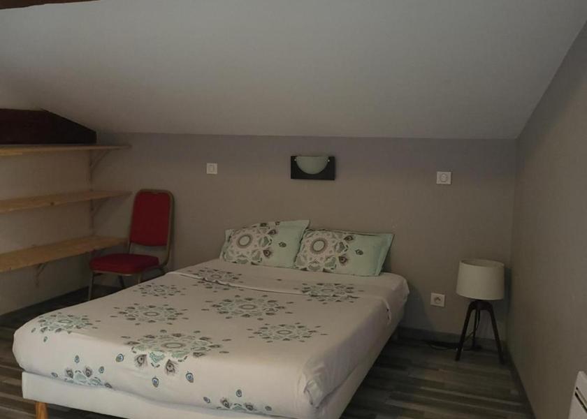 Auvergne-Rhône-Alpes Roanne Two-Bedroom Apartment with View