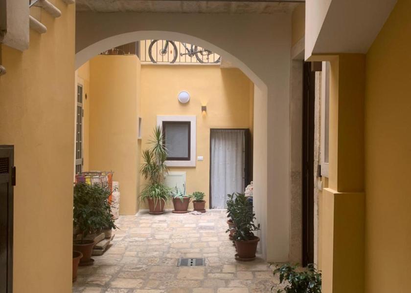 Puglia Bitonto entrance