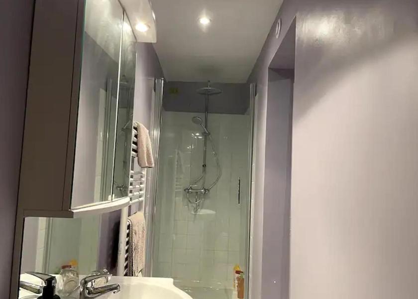 Centre - Loire Valley Vierzon bathroom